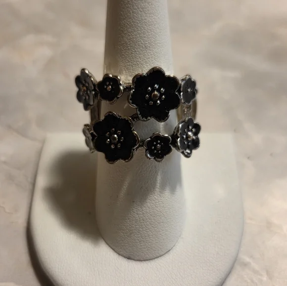 paparazzi Black Floral Enamel Double-Band Ring - Picture 3 of 3